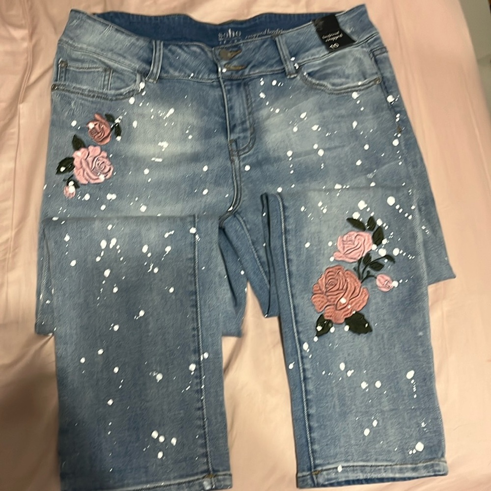 Unique Cropped Boyfriend Jeans, *NEVER WORN*